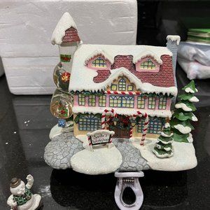 HAWTHORNE VILLAGE BRADFORD EXCHANGE COLLECTIBLE HOUSE